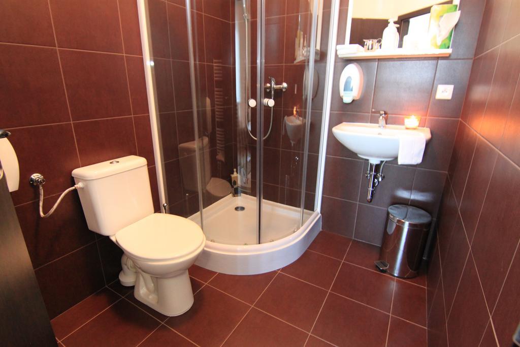 Jbi Wellness Hotel Kolín Quarto foto