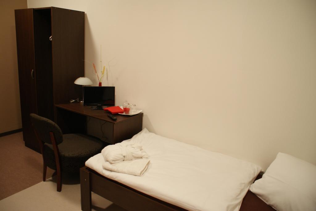 Jbi Wellness Hotel Kolín Quarto foto